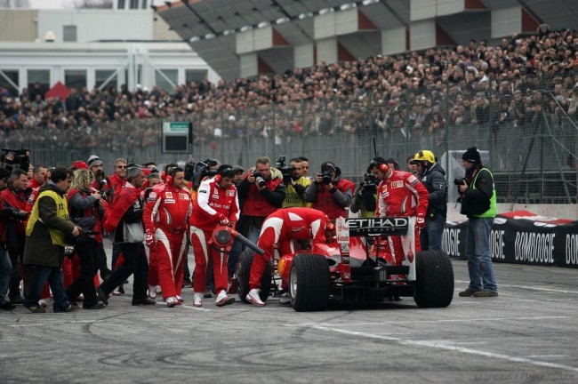 Scuderia Ferrari F1 Pit Stop, Luca Badoer (ITA), Test Driver Scuderia Ferrari
